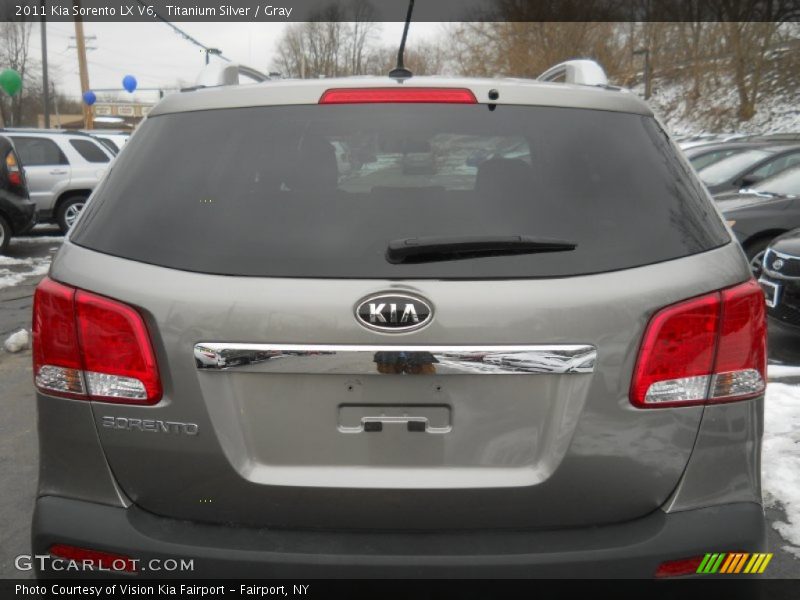 Titanium Silver / Gray 2011 Kia Sorento LX V6