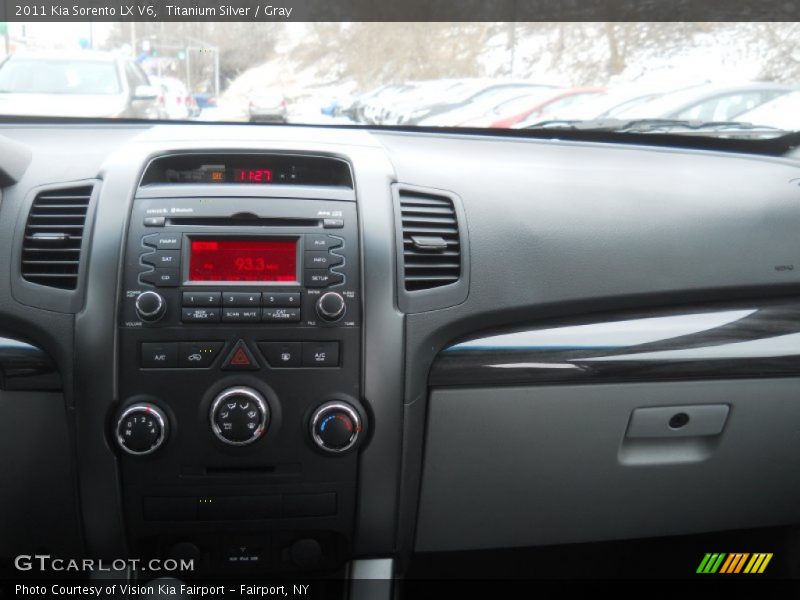 Titanium Silver / Gray 2011 Kia Sorento LX V6