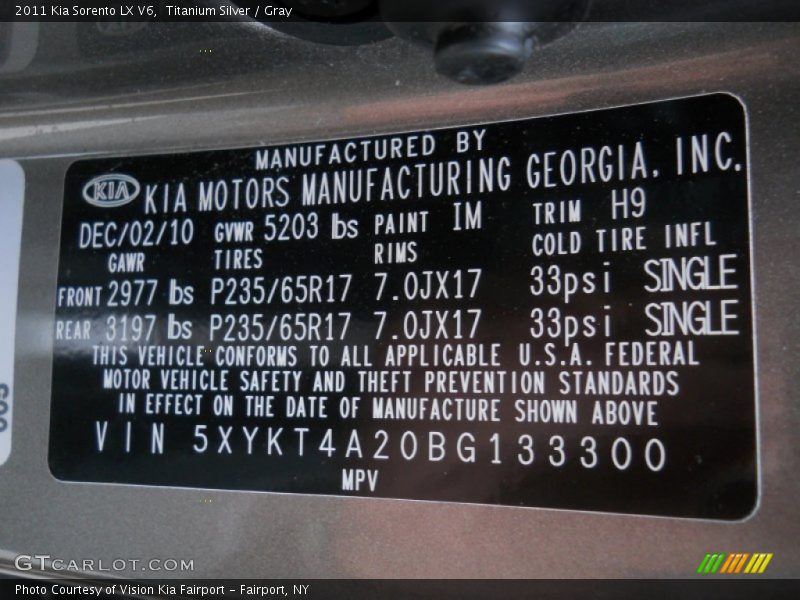 Titanium Silver / Gray 2011 Kia Sorento LX V6