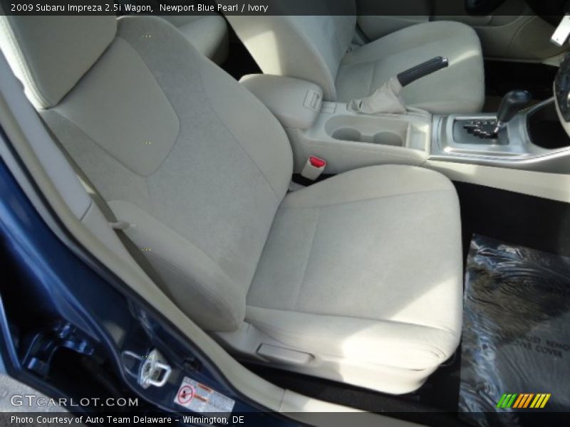 Newport Blue Pearl / Ivory 2009 Subaru Impreza 2.5i Wagon