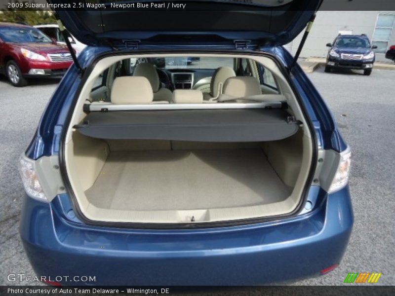 Newport Blue Pearl / Ivory 2009 Subaru Impreza 2.5i Wagon