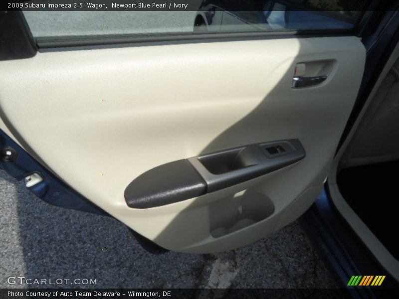 Newport Blue Pearl / Ivory 2009 Subaru Impreza 2.5i Wagon
