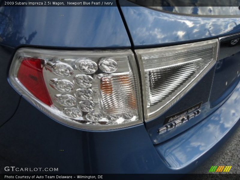 Newport Blue Pearl / Ivory 2009 Subaru Impreza 2.5i Wagon