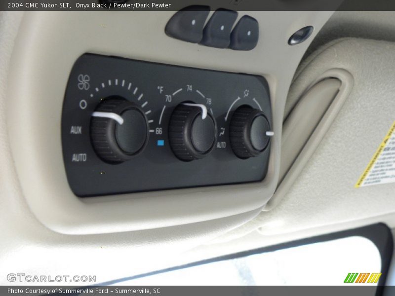 Onyx Black / Pewter/Dark Pewter 2004 GMC Yukon SLT