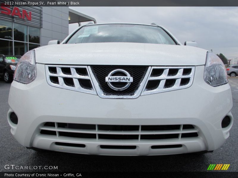 Pearl White / Black 2012 Nissan Rogue SV