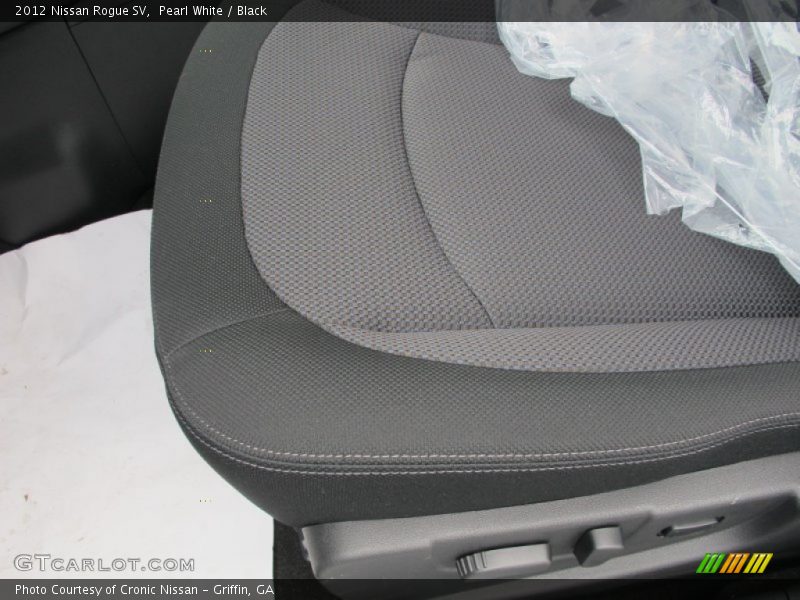 Pearl White / Black 2012 Nissan Rogue SV
