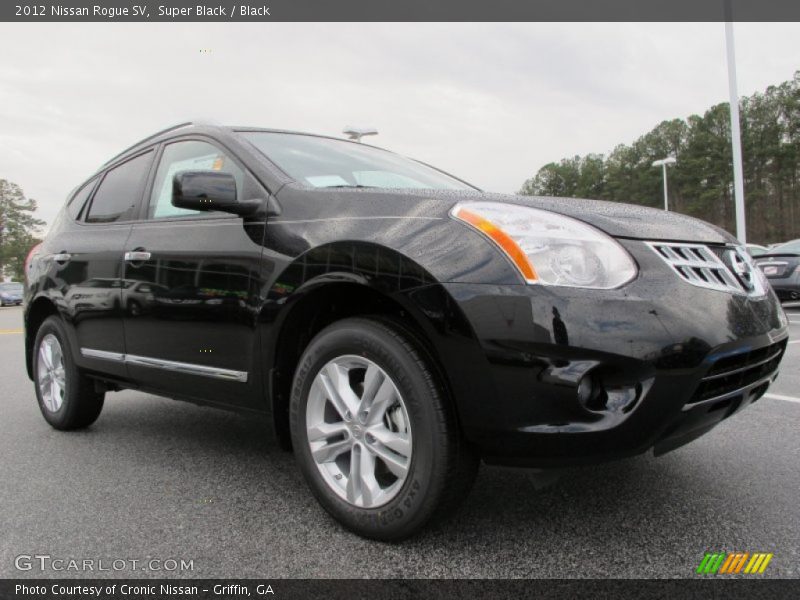 Front 3/4 View of 2012 Rogue SV