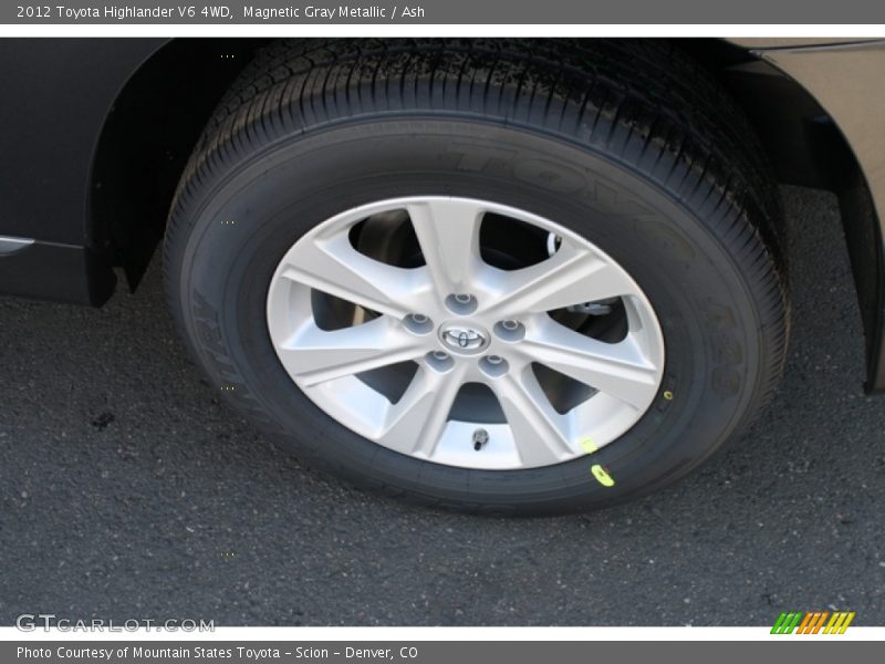 Magnetic Gray Metallic / Ash 2012 Toyota Highlander V6 4WD