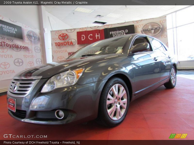 Magnetic Gray Metallic / Graphite 2009 Toyota Avalon XLS
