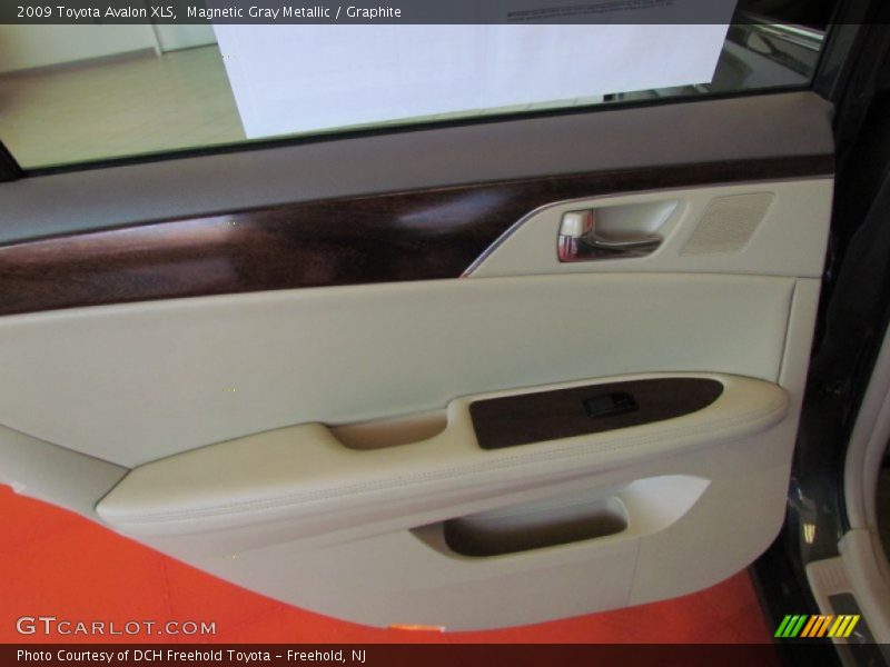 Magnetic Gray Metallic / Graphite 2009 Toyota Avalon XLS