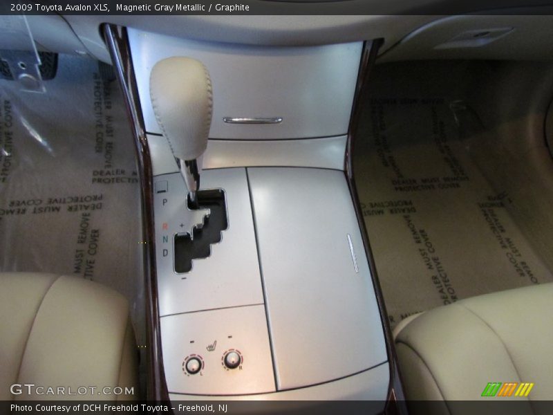 Magnetic Gray Metallic / Graphite 2009 Toyota Avalon XLS