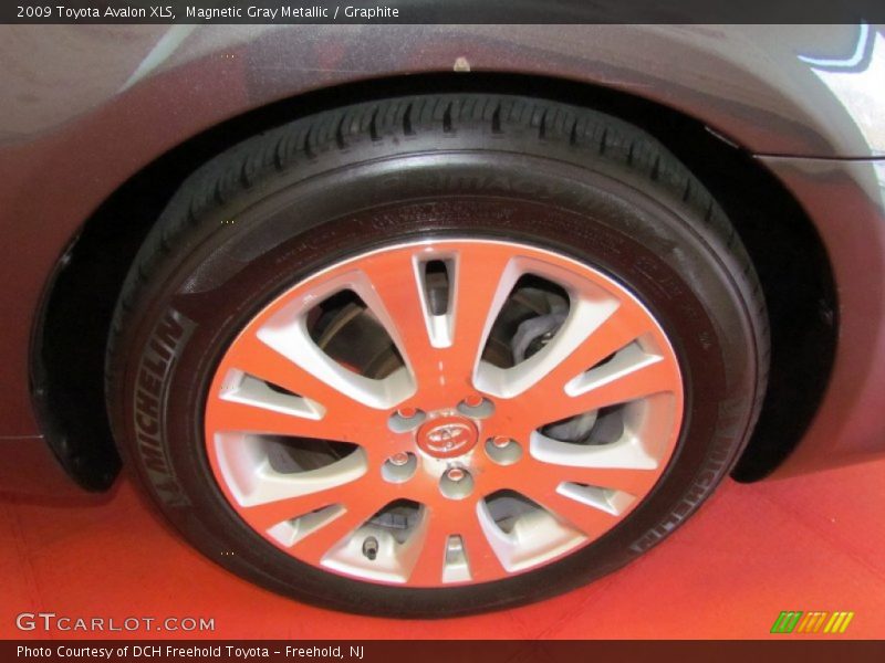Magnetic Gray Metallic / Graphite 2009 Toyota Avalon XLS