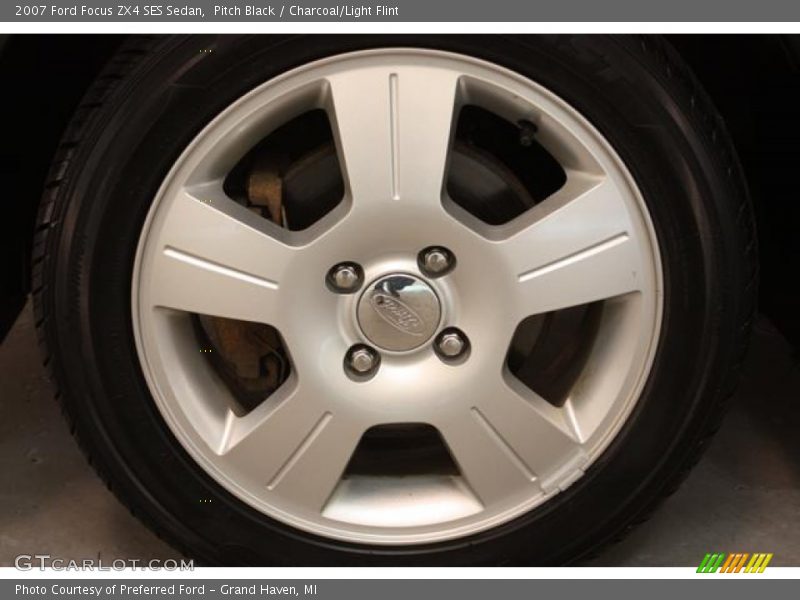 Pitch Black / Charcoal/Light Flint 2007 Ford Focus ZX4 SES Sedan