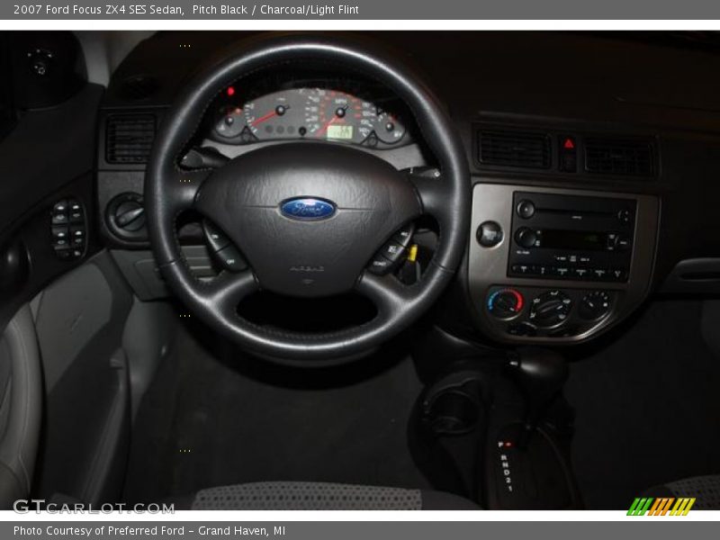 Pitch Black / Charcoal/Light Flint 2007 Ford Focus ZX4 SES Sedan