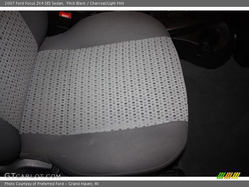 Pitch Black / Charcoal/Light Flint 2007 Ford Focus ZX4 SES Sedan