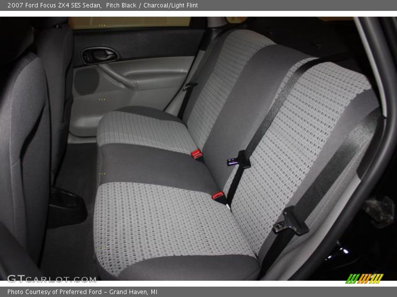 Pitch Black / Charcoal/Light Flint 2007 Ford Focus ZX4 SES Sedan