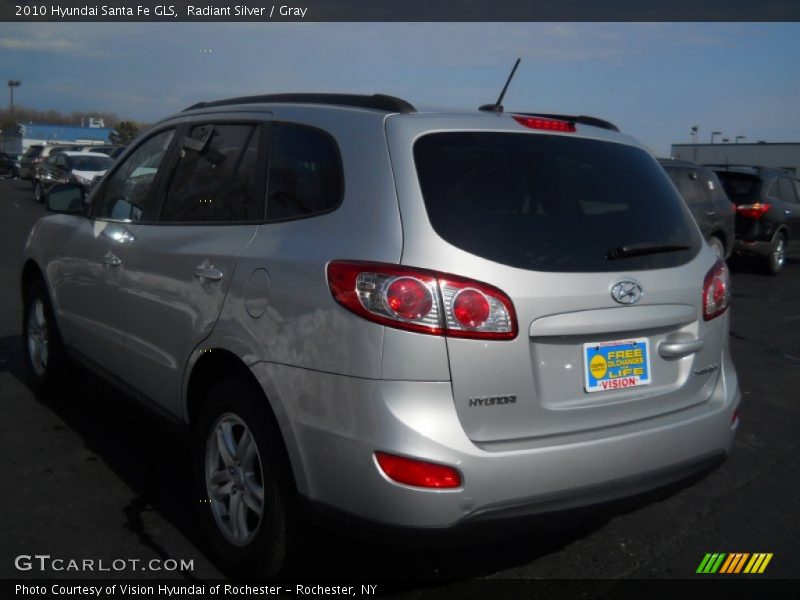 Radiant Silver / Gray 2010 Hyundai Santa Fe GLS