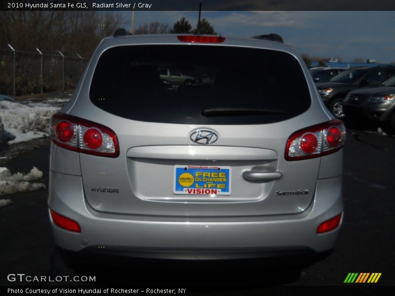 Radiant Silver / Gray 2010 Hyundai Santa Fe GLS