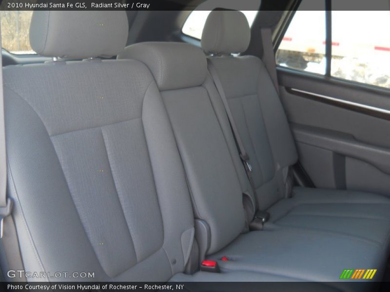 Radiant Silver / Gray 2010 Hyundai Santa Fe GLS