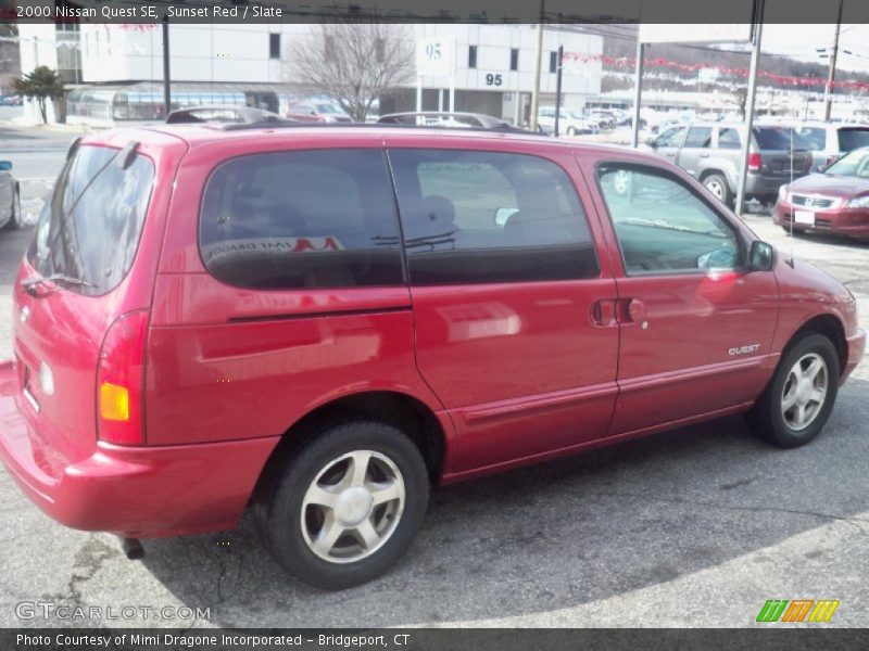 Sunset Red / Slate 2000 Nissan Quest SE