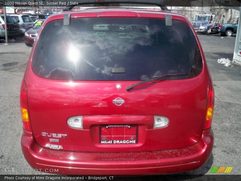 Sunset Red / Slate 2000 Nissan Quest SE