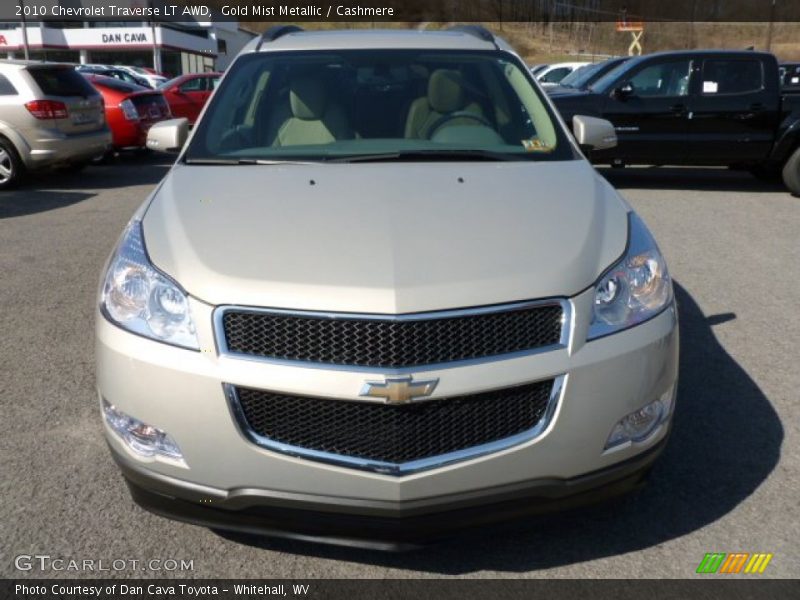Gold Mist Metallic / Cashmere 2010 Chevrolet Traverse LT AWD