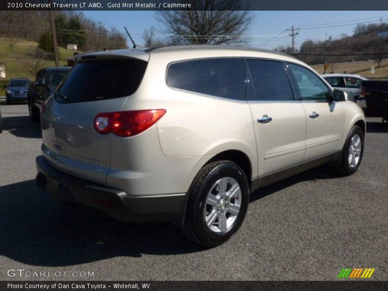 Gold Mist Metallic / Cashmere 2010 Chevrolet Traverse LT AWD