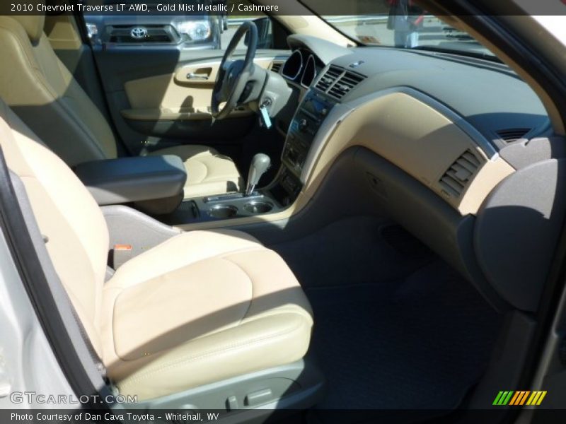 Gold Mist Metallic / Cashmere 2010 Chevrolet Traverse LT AWD