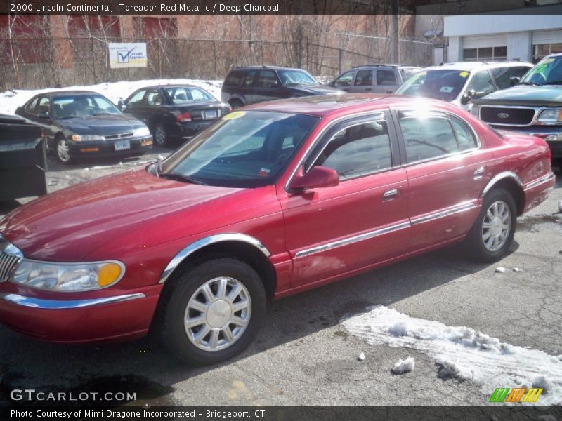 Toreador Red Metallic / Deep Charcoal 2000 Lincoln Continental