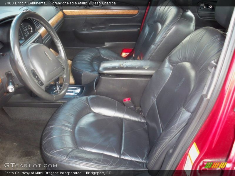 Toreador Red Metallic / Deep Charcoal 2000 Lincoln Continental