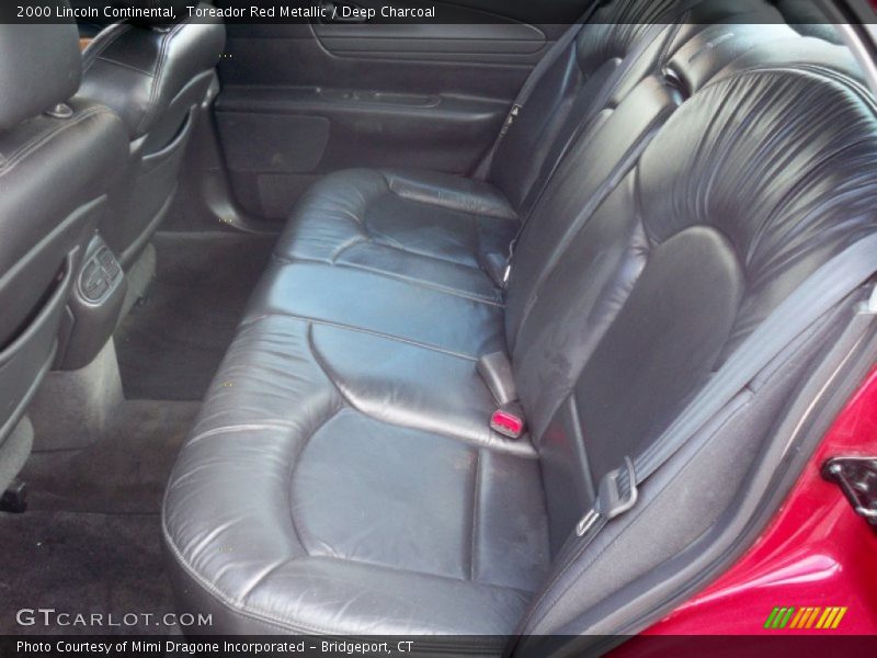 Toreador Red Metallic / Deep Charcoal 2000 Lincoln Continental