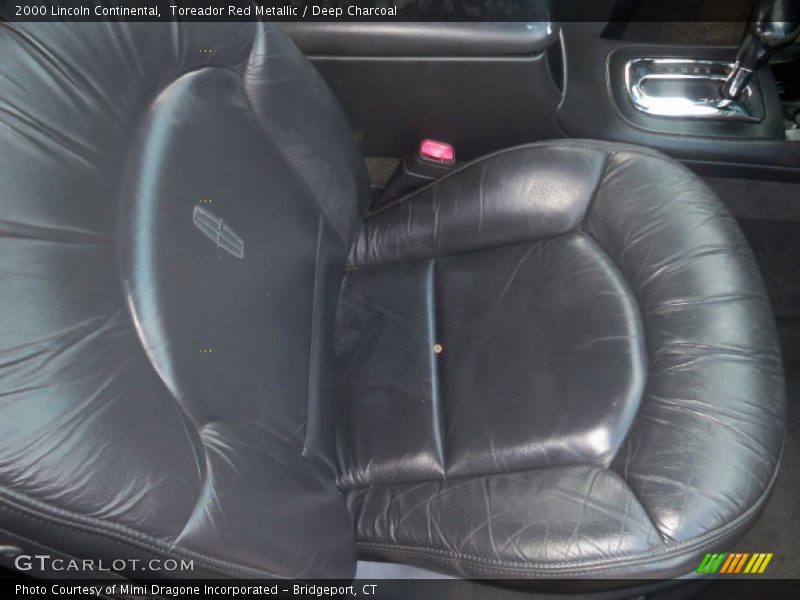 Toreador Red Metallic / Deep Charcoal 2000 Lincoln Continental