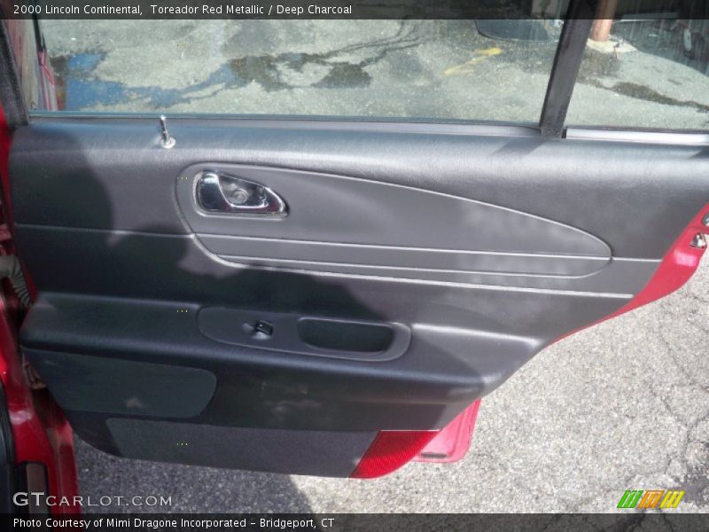 Toreador Red Metallic / Deep Charcoal 2000 Lincoln Continental