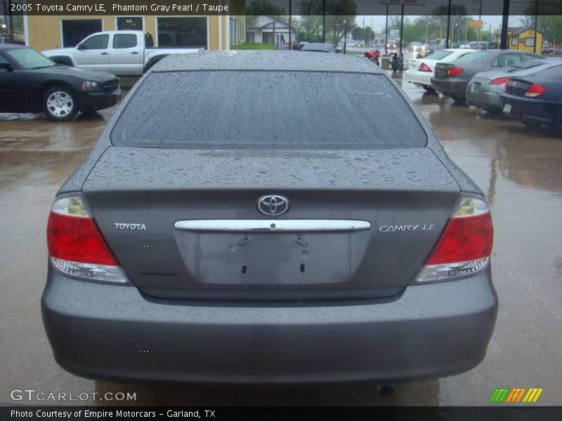 Phantom Gray Pearl / Taupe 2005 Toyota Camry LE