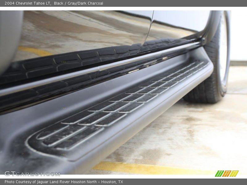 Black / Gray/Dark Charcoal 2004 Chevrolet Tahoe LT