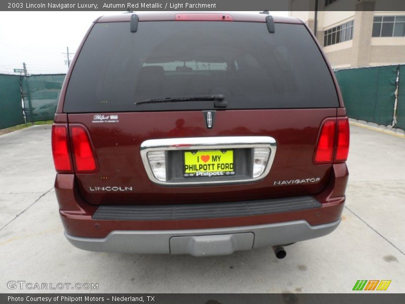 Autumn Red Metallic / Light Parchment 2003 Lincoln Navigator Luxury