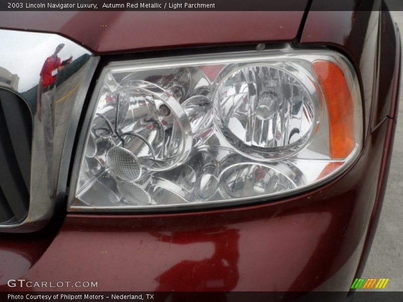 Autumn Red Metallic / Light Parchment 2003 Lincoln Navigator Luxury