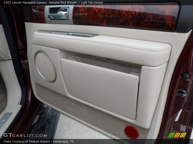 Autumn Red Metallic / Light Parchment 2003 Lincoln Navigator Luxury