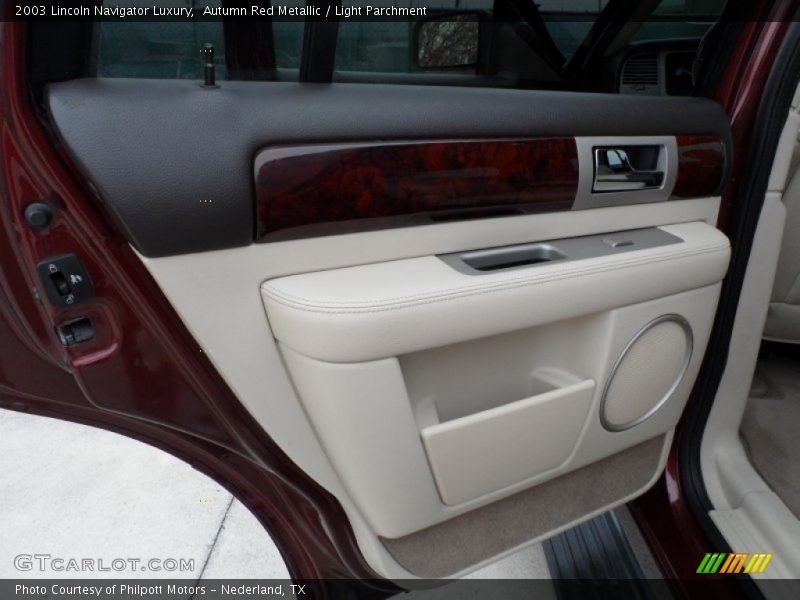 Autumn Red Metallic / Light Parchment 2003 Lincoln Navigator Luxury