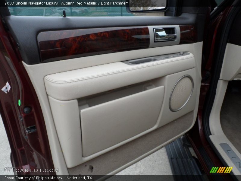 Autumn Red Metallic / Light Parchment 2003 Lincoln Navigator Luxury