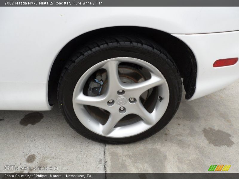 Pure White / Tan 2002 Mazda MX-5 Miata LS Roadster