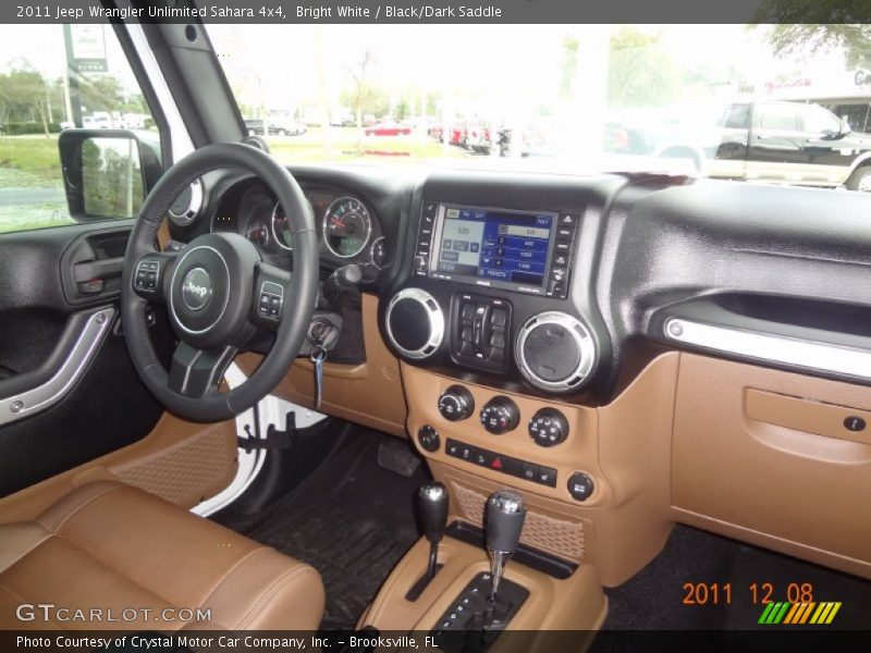 Bright White / Black/Dark Saddle 2011 Jeep Wrangler Unlimited Sahara 4x4