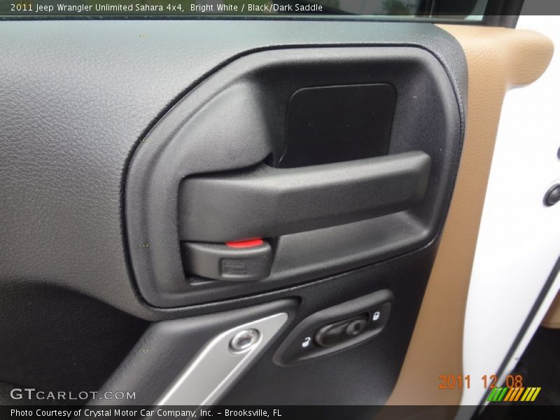 Bright White / Black/Dark Saddle 2011 Jeep Wrangler Unlimited Sahara 4x4