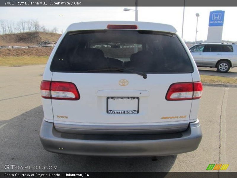 Super White / Oak 2001 Toyota Sienna XLE