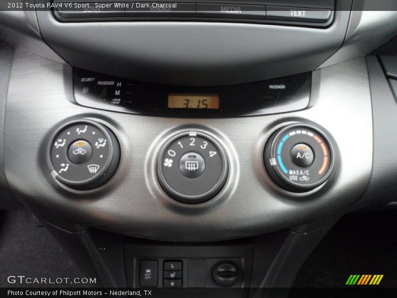 Controls of 2012 RAV4 V6 Sport