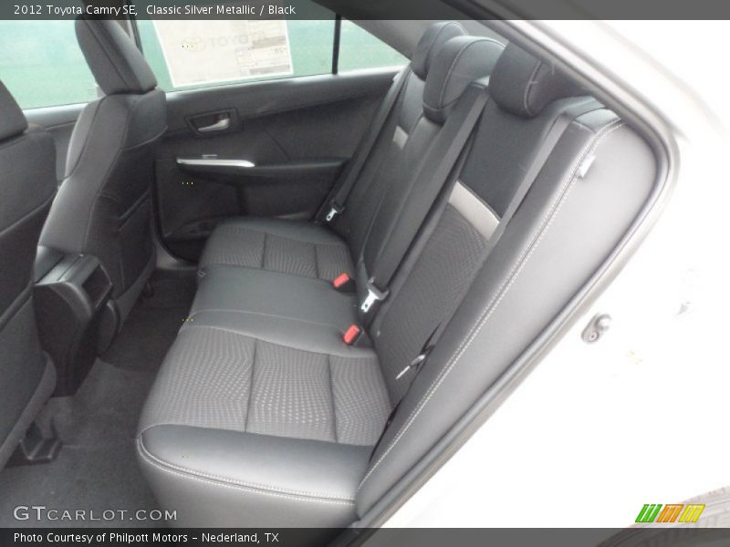 Classic Silver Metallic / Black 2012 Toyota Camry SE