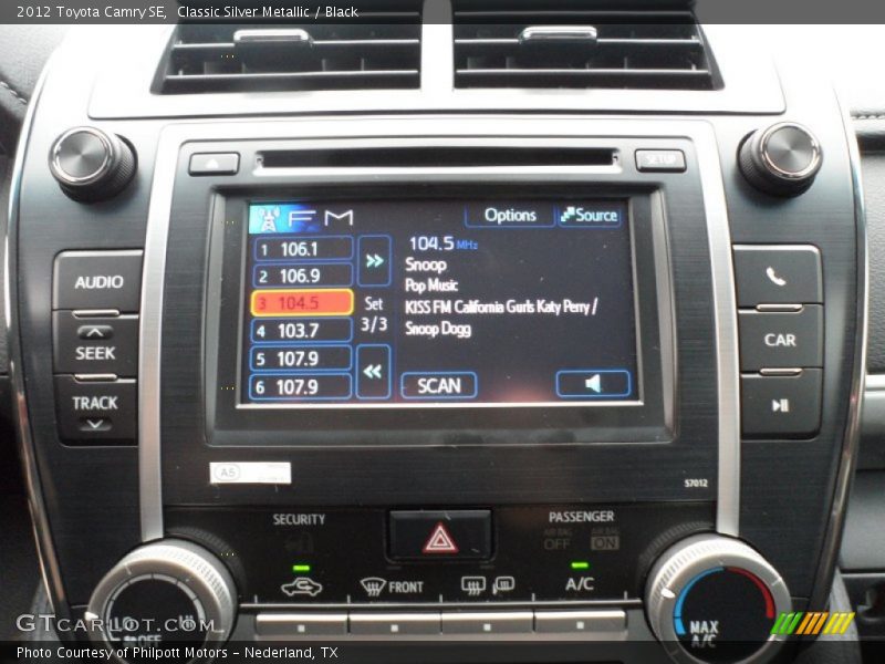 Classic Silver Metallic / Black 2012 Toyota Camry SE