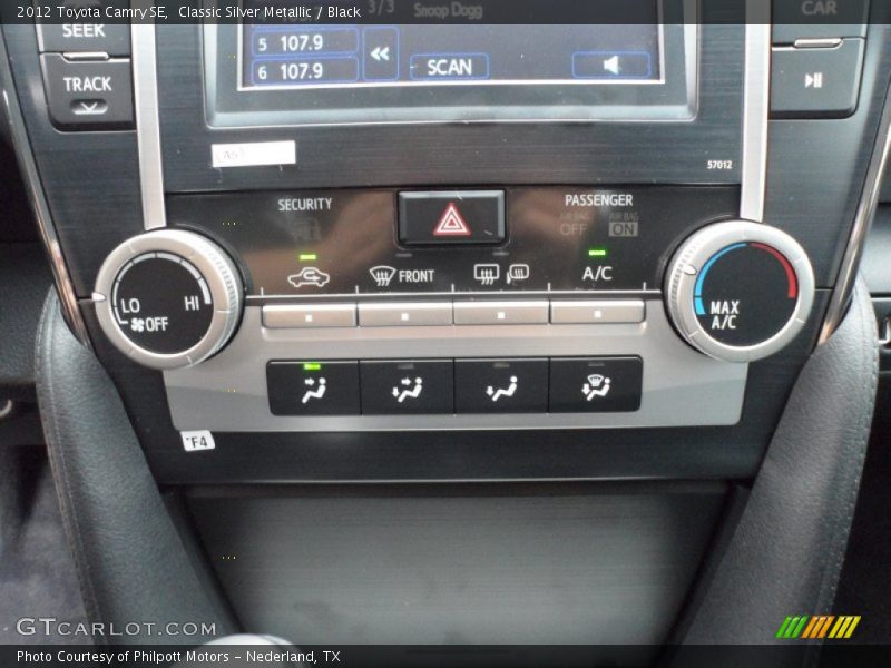 Classic Silver Metallic / Black 2012 Toyota Camry SE