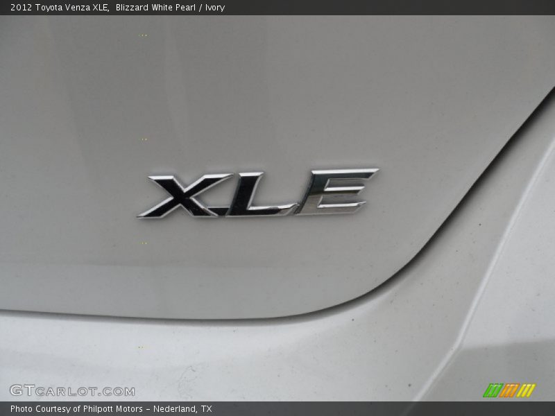  2012 Venza XLE Logo