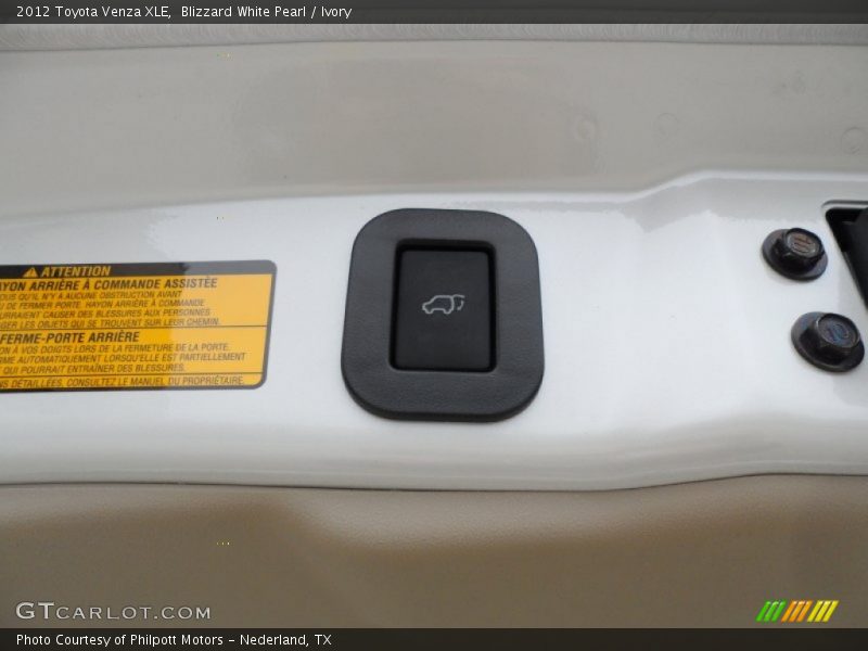Blizzard White Pearl / Ivory 2012 Toyota Venza XLE